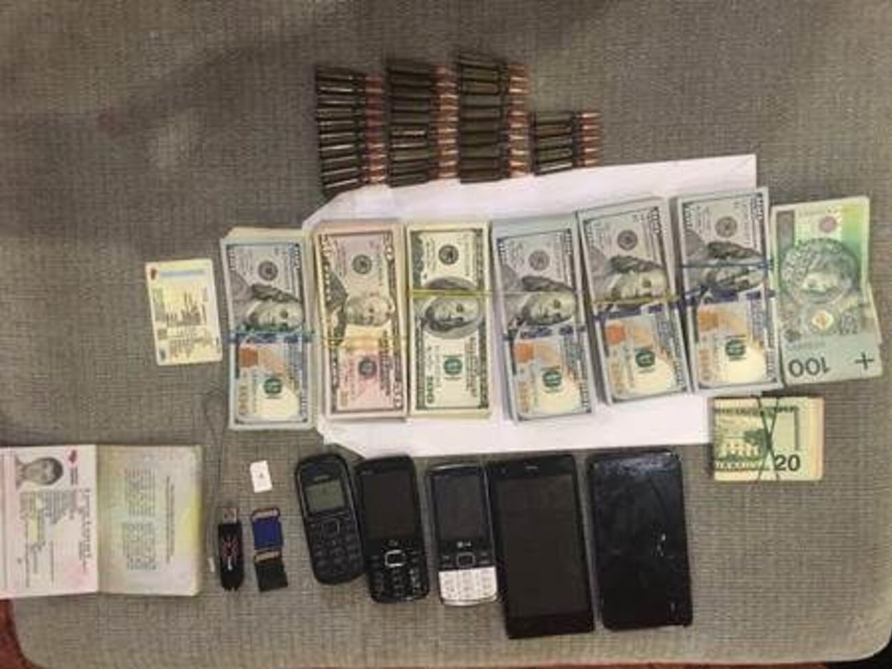 По информации СБУ, в контрабандных схемах были задействованы таможенники и пограничники