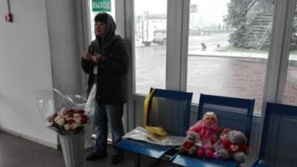 В Ростове-на-Дону в связи с авиакатастрофой организовали бизнес по продаже цветов и мягких игрушек
