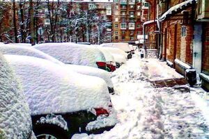 Утром 2 марта в Москве сугробы были больше, чем в январе