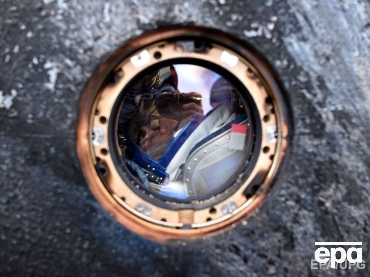 Космонавты-рекордсмены прибыли на Землю