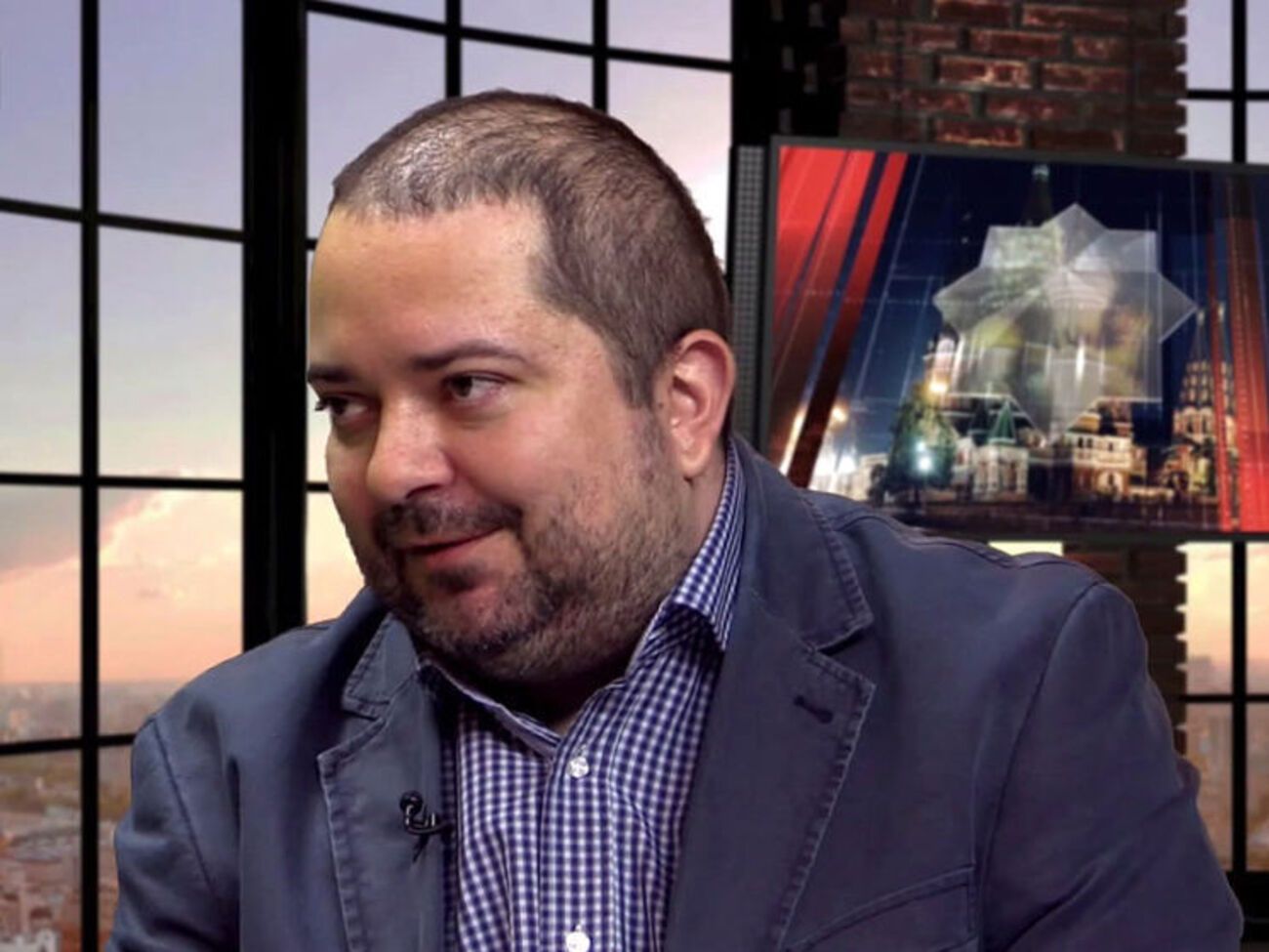 Политтехнолог Карпов, в котором Савченко опознала одного из своих похитителей, обсуждал интерес к ней ФСБ в разговоре с Болотовым, уверена защита летчицы