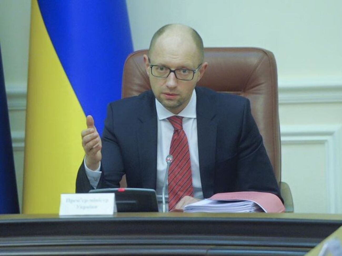 Арсений Яценюк: Данные компании платят 10% всех налогов