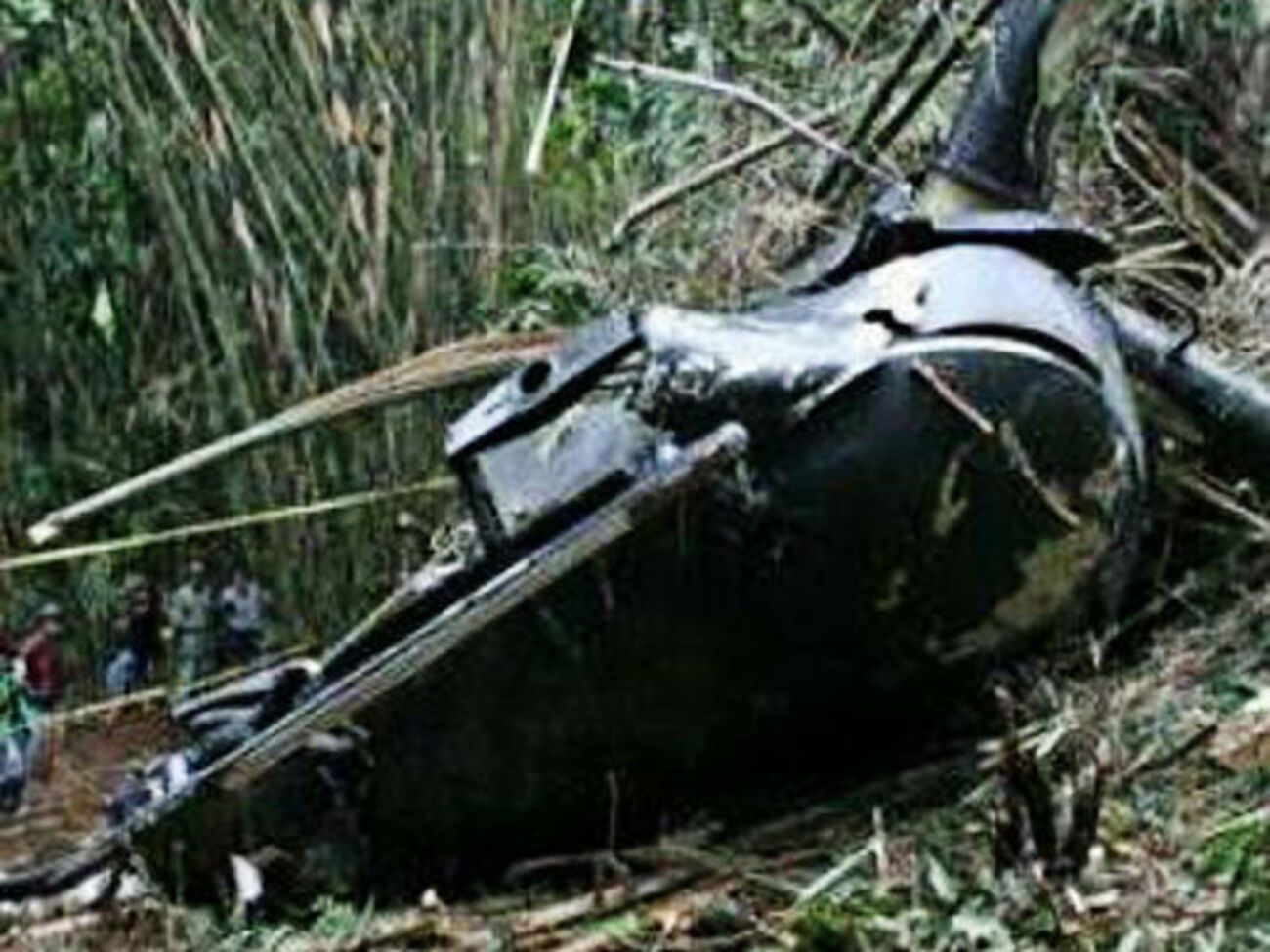 По одной из версий, в вертолет попала молния