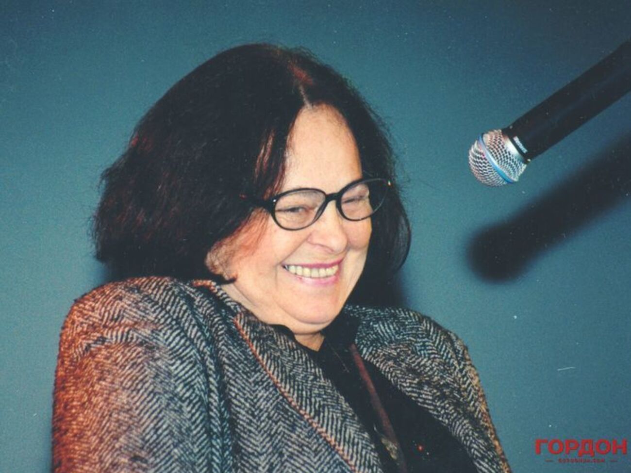 Муратова: Почему я должна думать, что власти мне должны? Наше государство так много должно многим людям! Пусть они подумают о том, чтобы не убивать никого. Вот и все, что они должны для меня. Больше ничего!