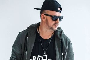 Потап заявил, что общается с бомжами и продавщицами мяса