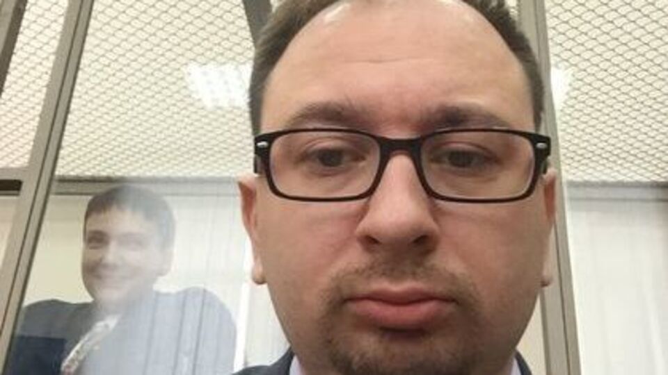 Полозов объяснил, почему Савченко слушает приговор сидя