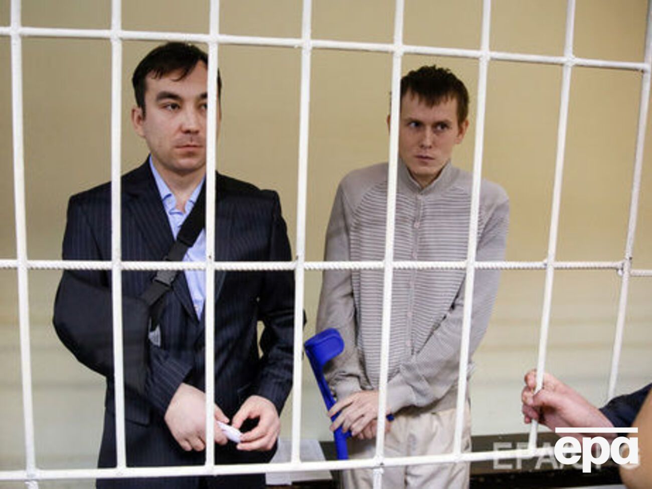 Суд продлил арест Ерофееву и Александрову