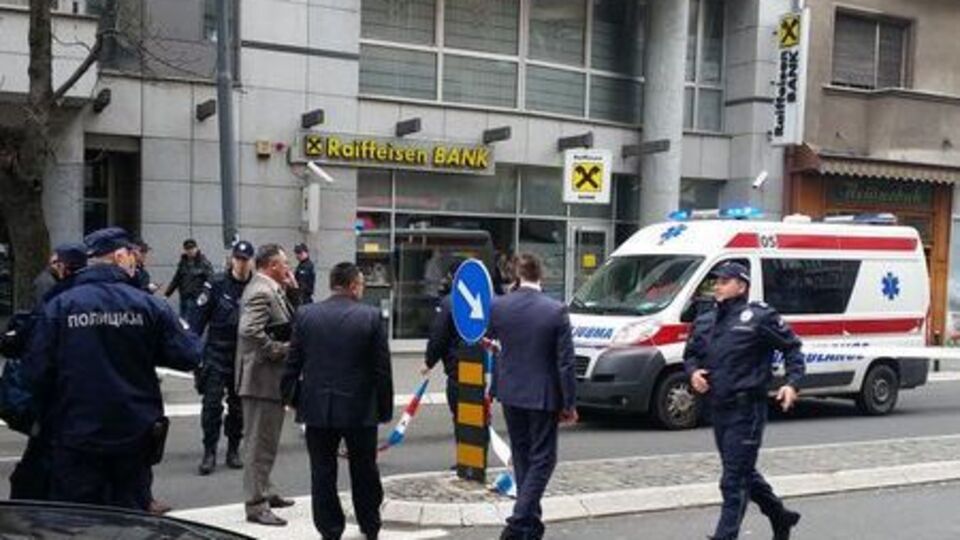 Полиция и "скорые" у места взрыва в Белграде