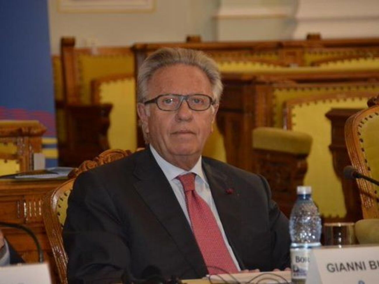 Букиккио прокомментировал украинский закон о люстраиции