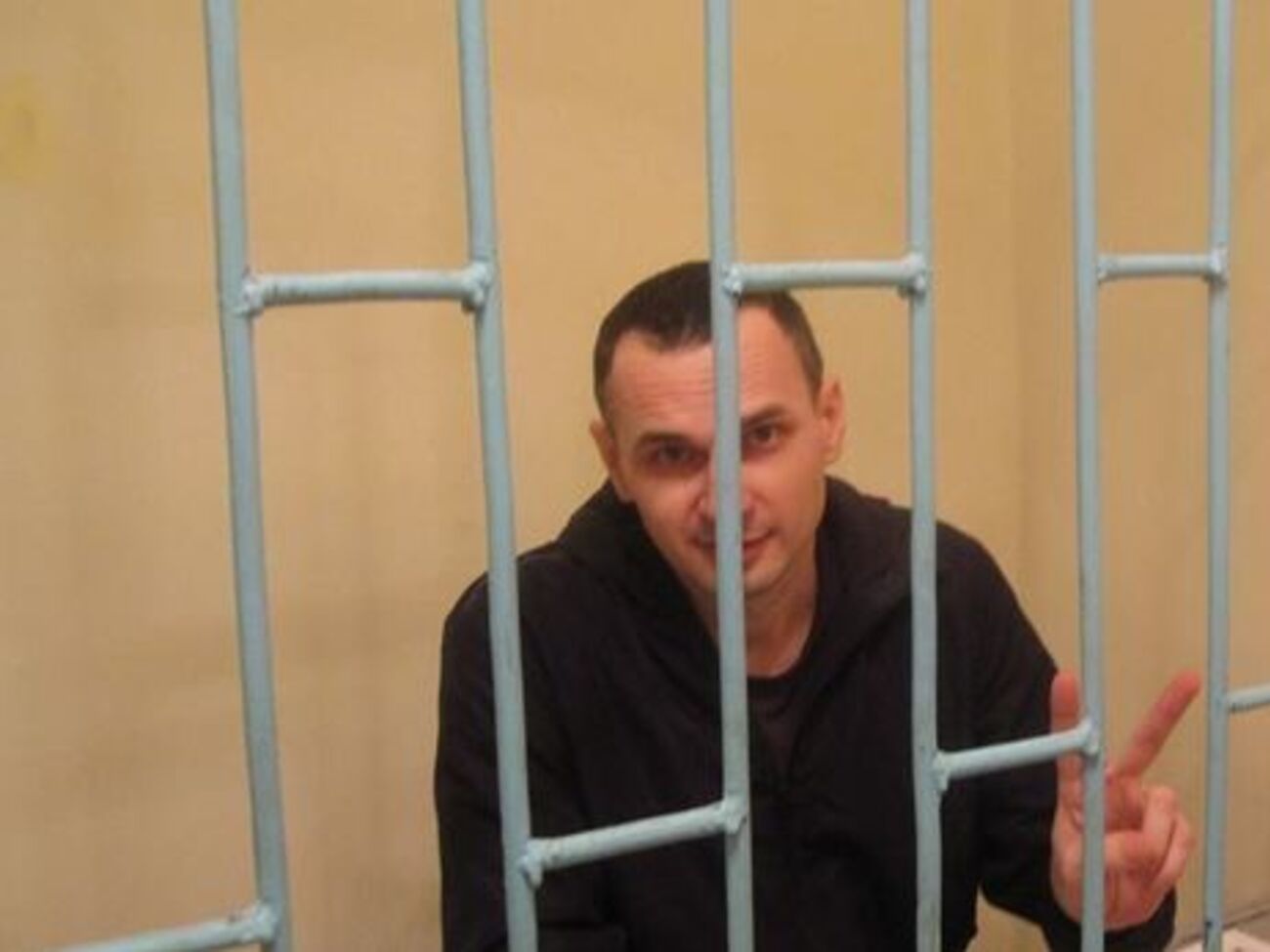 Правозащитники беспокоятся о здоровье Сенцова после этапирования