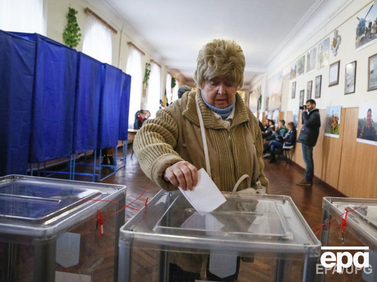 24,4% населения Украины не знают, за кого бы проголосовали на внеочередных президентских выборах