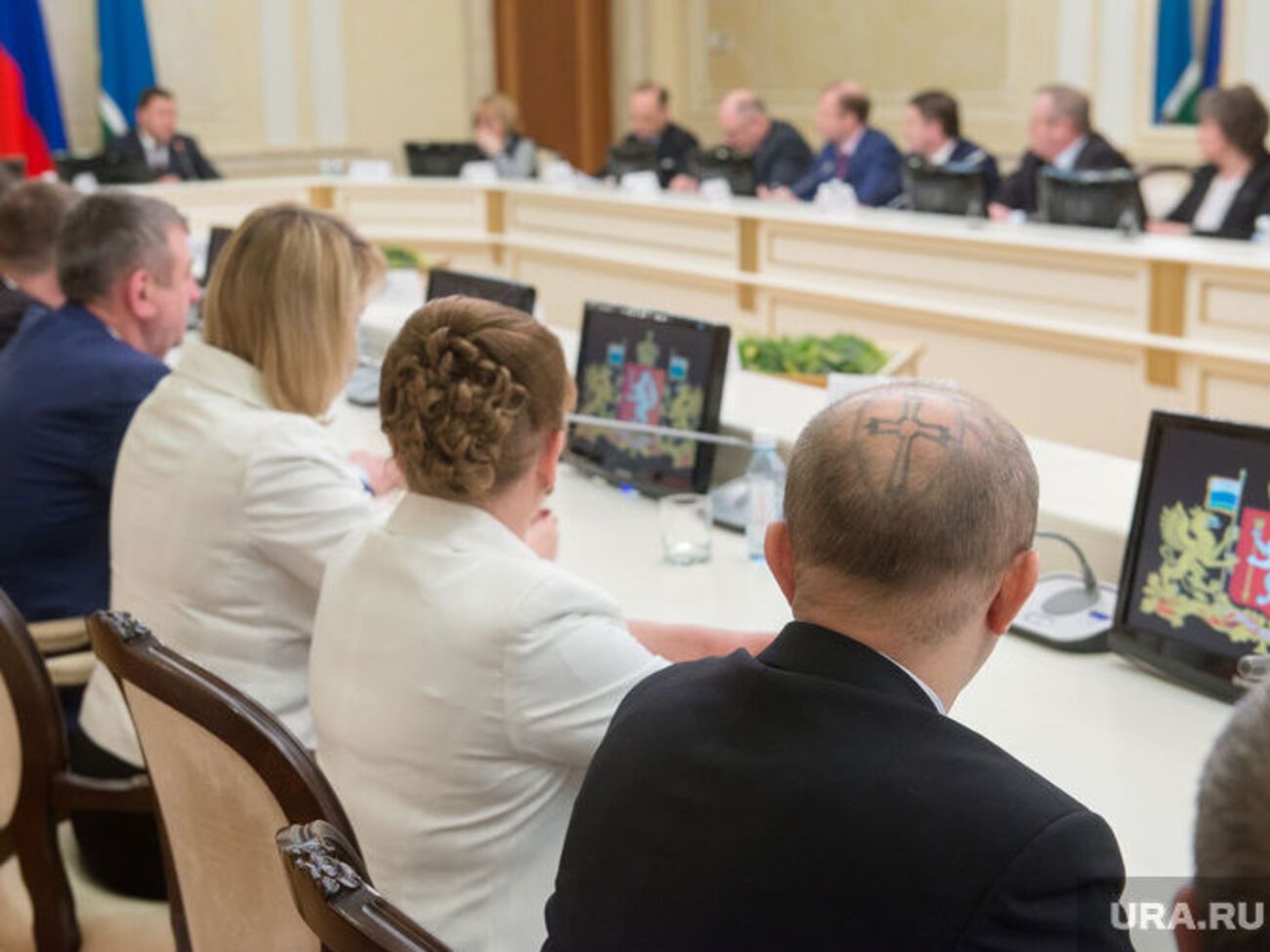 Депутат с татуировкой паука Евгений Сурнин
