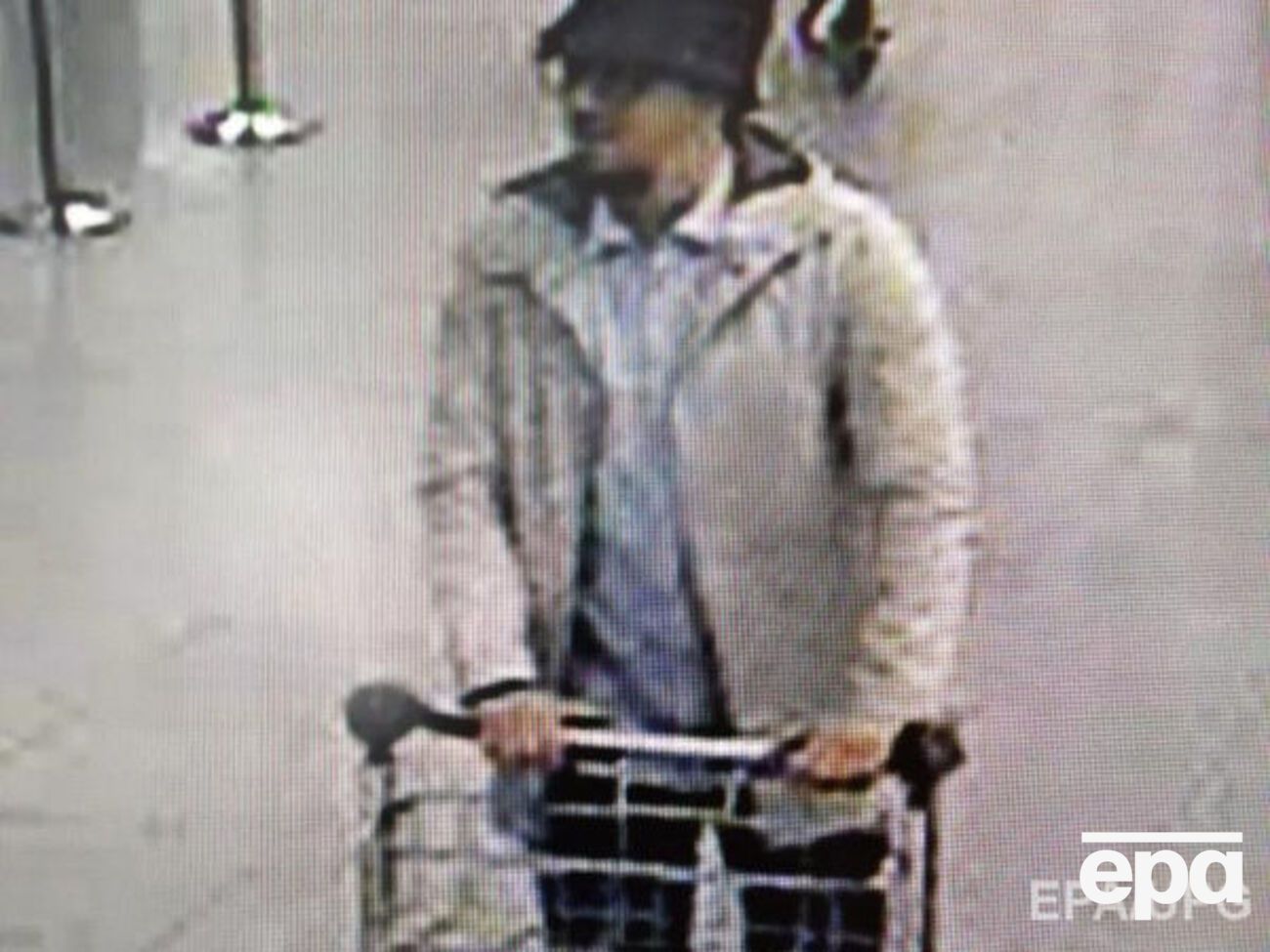 Власти считают, что третий экстремист запаниковал и не стал взрывать бомбу