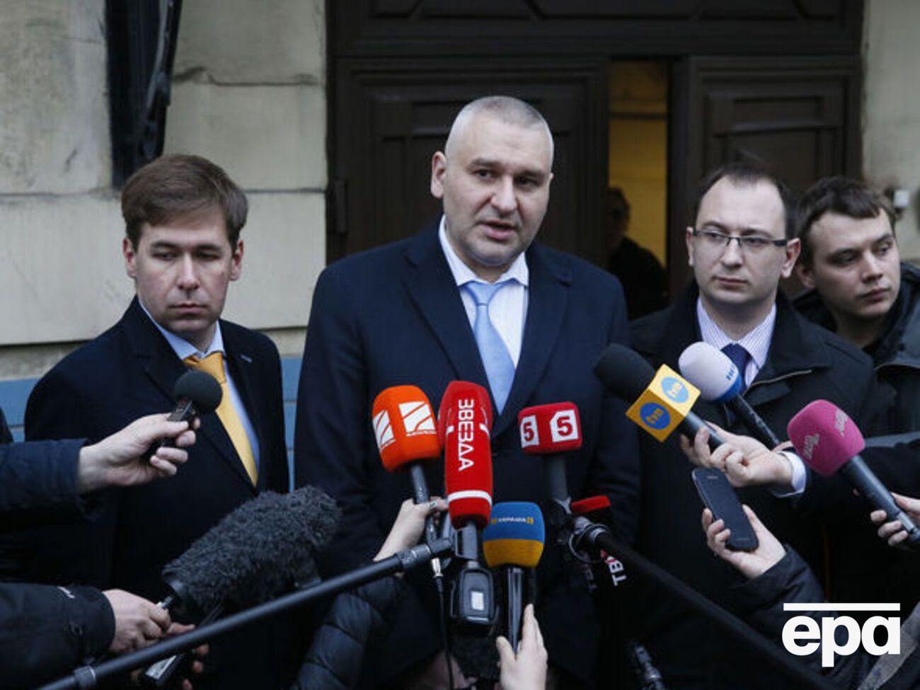 Фейгин (в центре): Савченко писать Путину прошение о помиловании&nbsp;не хочет. Это загвоздка