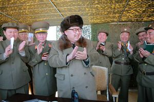 Военные Ким Чен Ына угрожают масштабным ракетным ударом