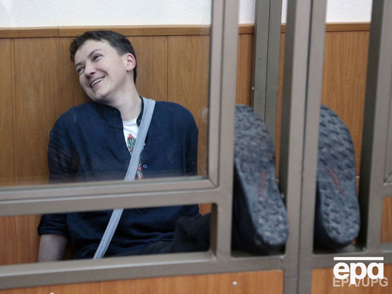 Савченко: Судьи и прокуроры выглядели просто жалко, и после суда пошли заливать свое горе водкой