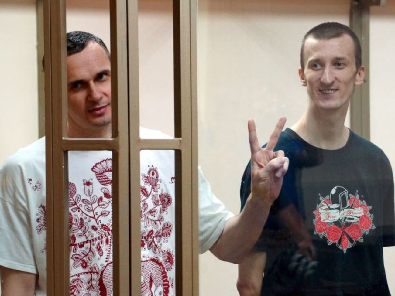 Сенцова и Кольченко признали гражданами Украины