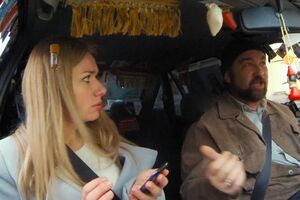 Реакция людей на навязчивого таксиста была разной