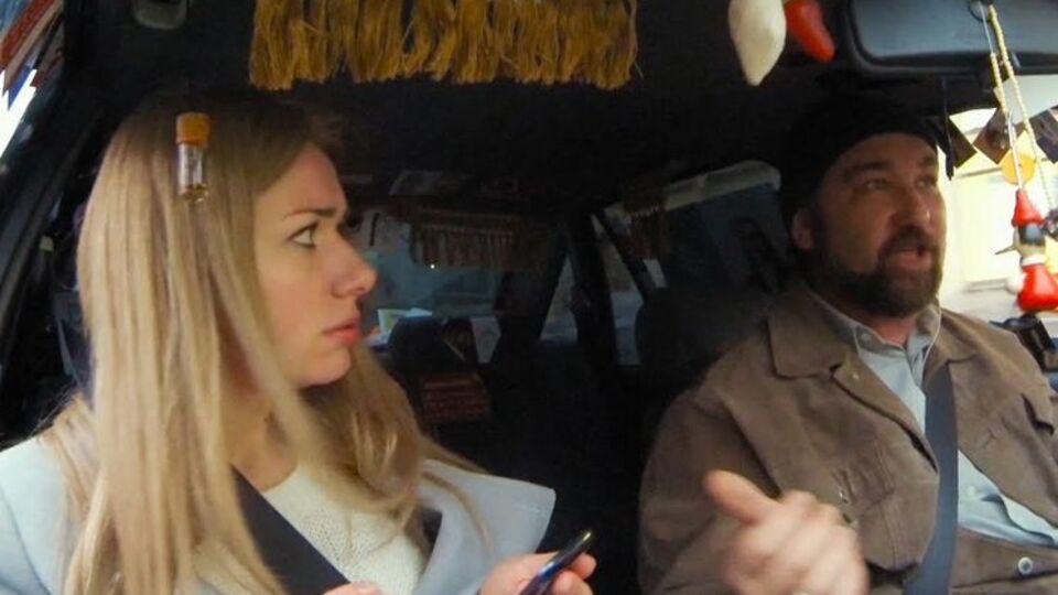 Реакция людей на навязчивого таксиста была разной