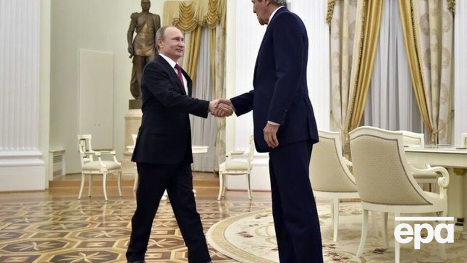 Путина заинтересовало содержимое чемодана Керри