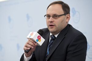 Каськиву сообщили о подозрении и объявили в розыск