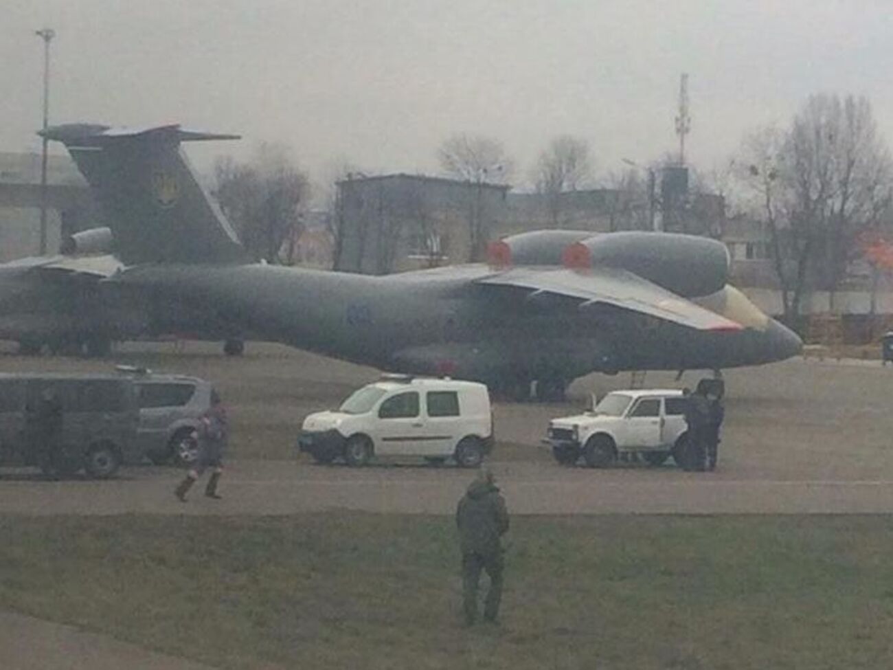 Самолет встречали СБУ и взрывотехники, но ничего опасного в нем не оказалось