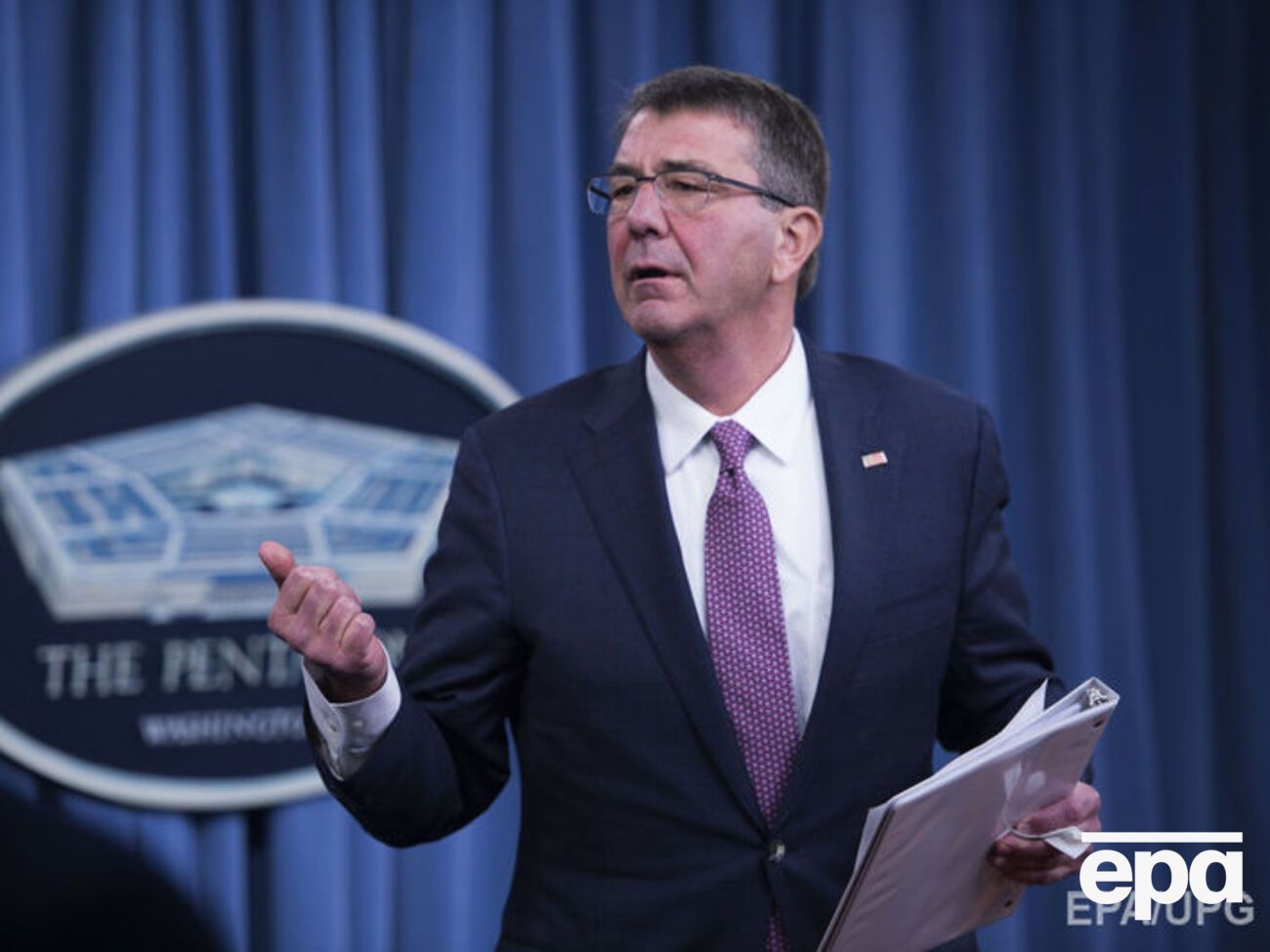 Картер уверен, что США "определенно наращивают темпы" в борьбе с ИГИЛ