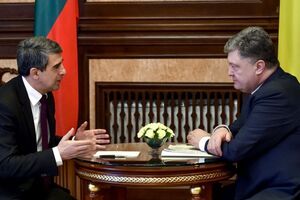 Плевнелиев обсудил с Порошенко российскую агрессию против Украины