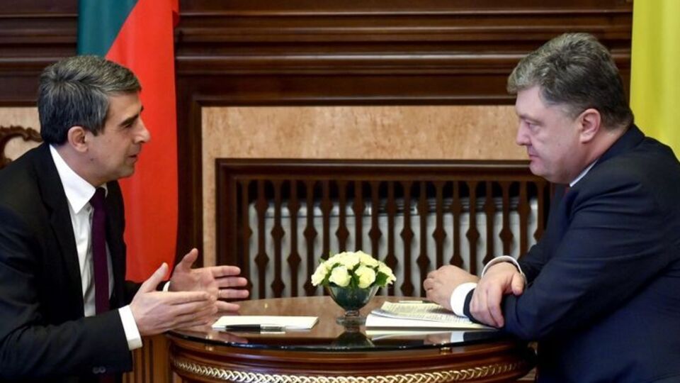 Плевнелиев обсудил с Порошенко российскую агрессию против Украины