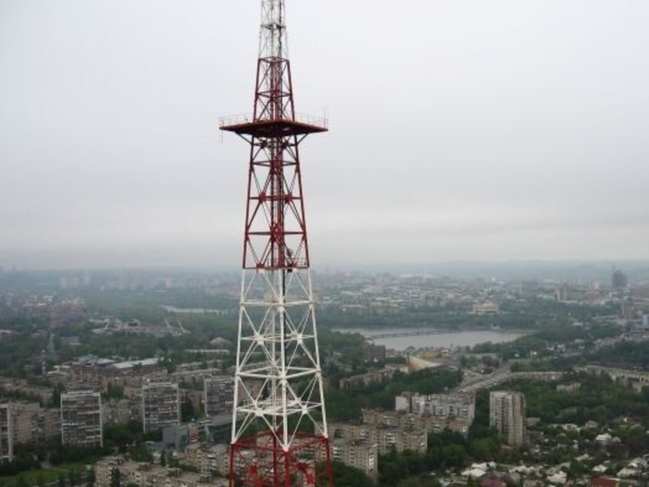 На российские деньги собираются купить оборудование для Донецкого радиотелевизионного передающего центра, а также станций-ретрансляторов Тореза и Горловки