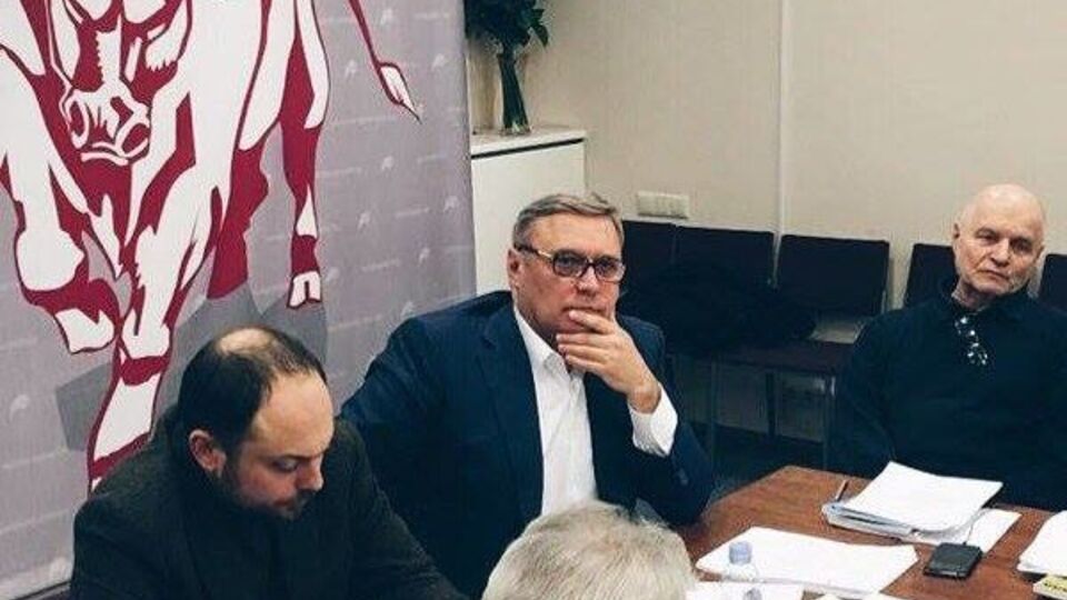 Партия "Парнас" заявила, что не считает "Яблоко" своим политическим конкурентом