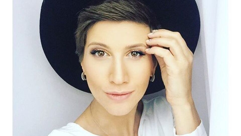 Луценко: Ой, все!!! Пряталась-пряталась семь месяцев, но вы же догадливые оказались Да, это не оливье, и теперь мою ленту заполонят упражнения для беремчатых (но не только). И, надеюсь, вы за меня рады