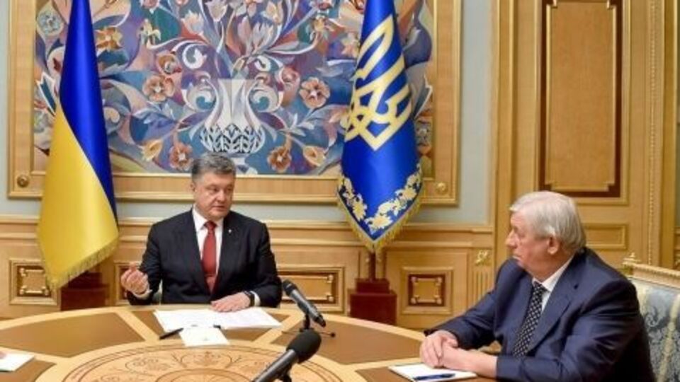 Порошенко: Советую народным депутатам ходить на заседания Верховной Рады и определять судьбу генерального прокурора, как того требует Конституция