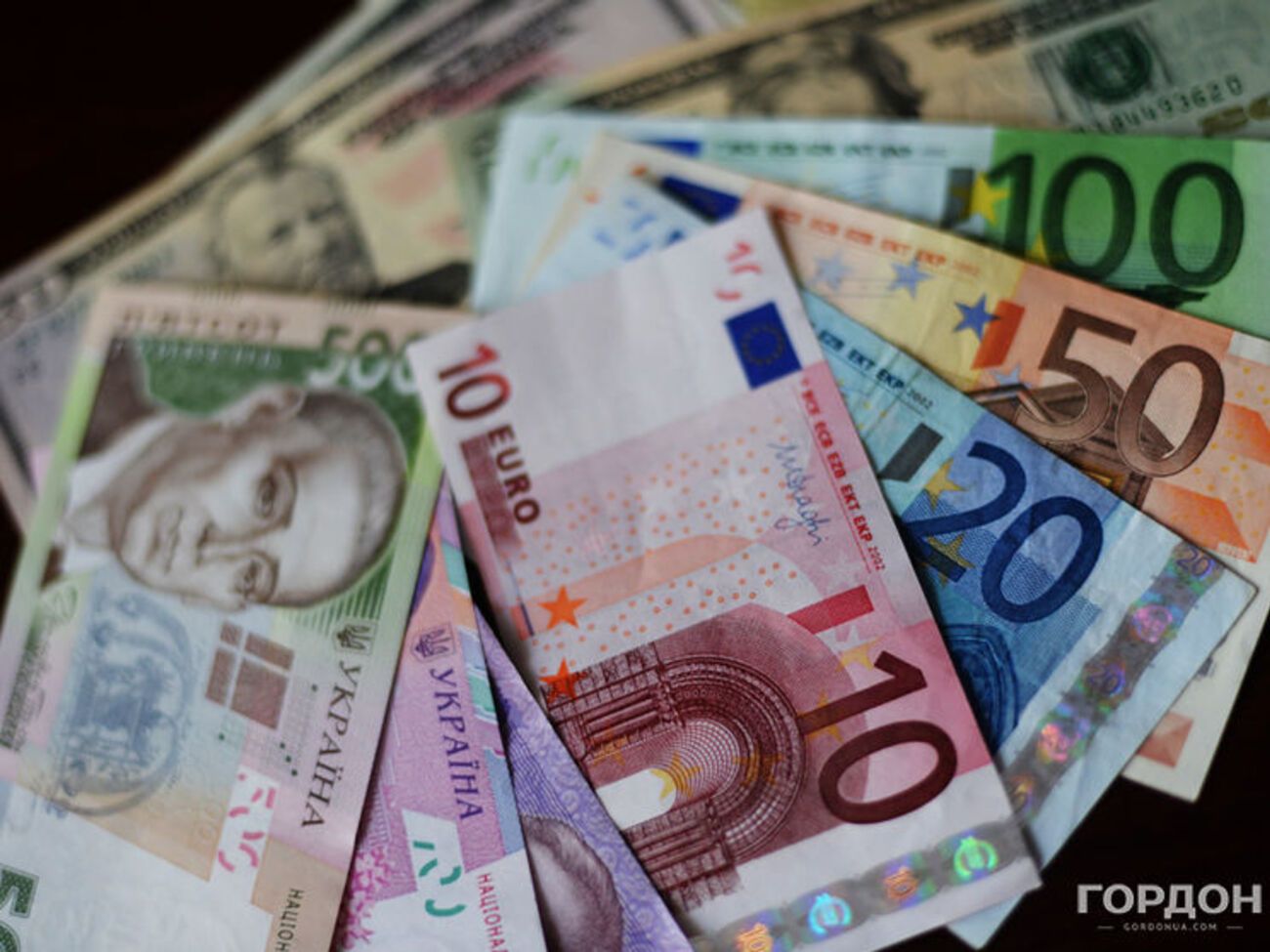 Нацбанк установил курс валют на 29 марта