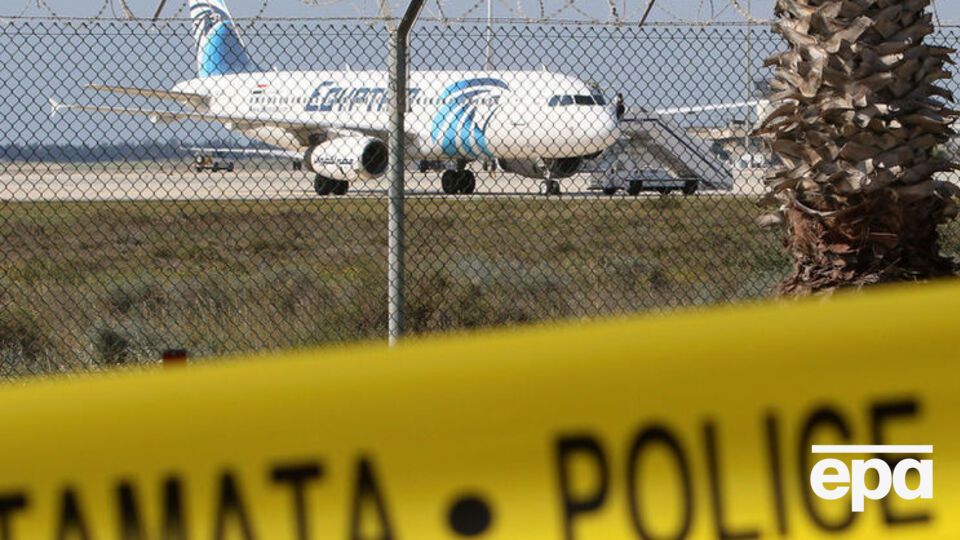 В небе над Кипром захвачен самолет авиакомпании EgyptAir