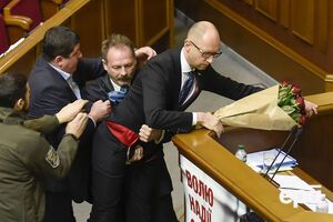 В декабре 2015 года Барне удалось приподнять Яценюка