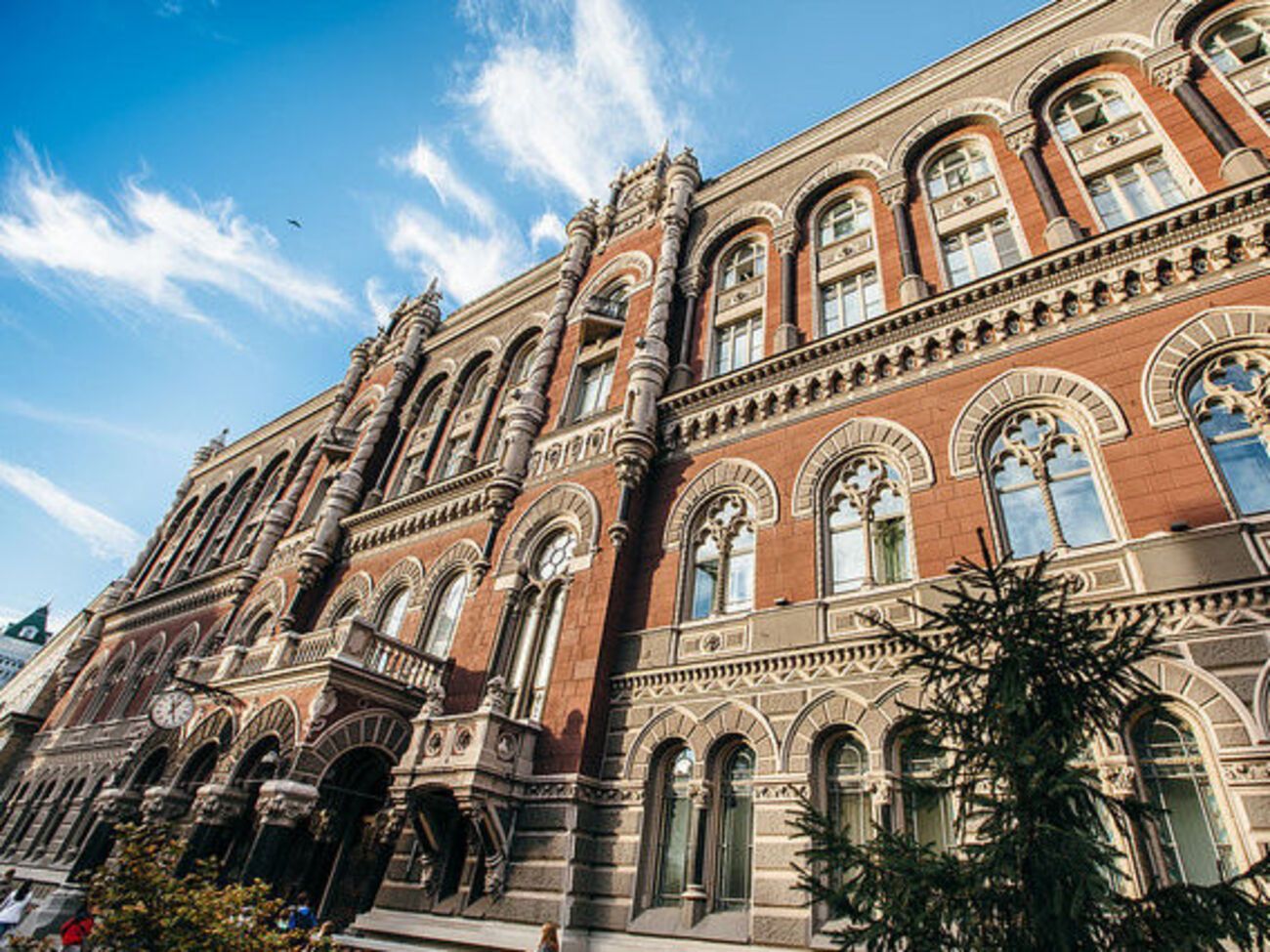 Изменения ограничений на банковские операции вступят в силу с 9 марта