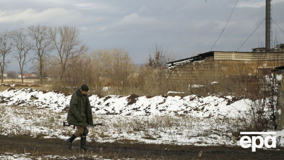 В зоне конфликта на Донбассе "многие дома повреждены и разграблены мародерами", заявил аль-Хусейн
