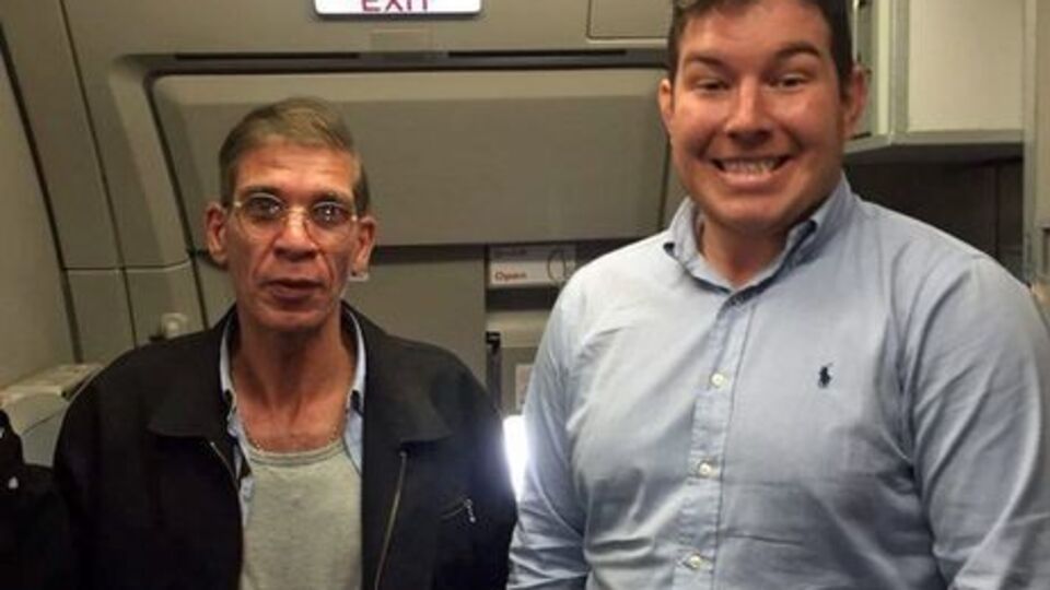 Благодаря желанию сфотографироваться Иннс понял, что бомбы на самом деле нет