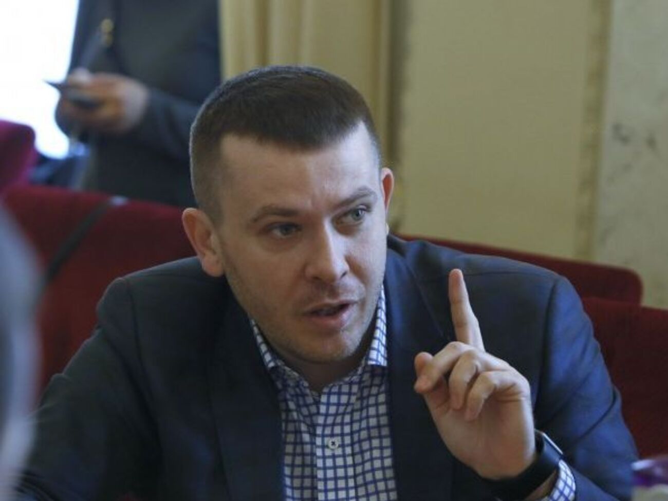 Крулько заявил о переманивании нардепов в Раде