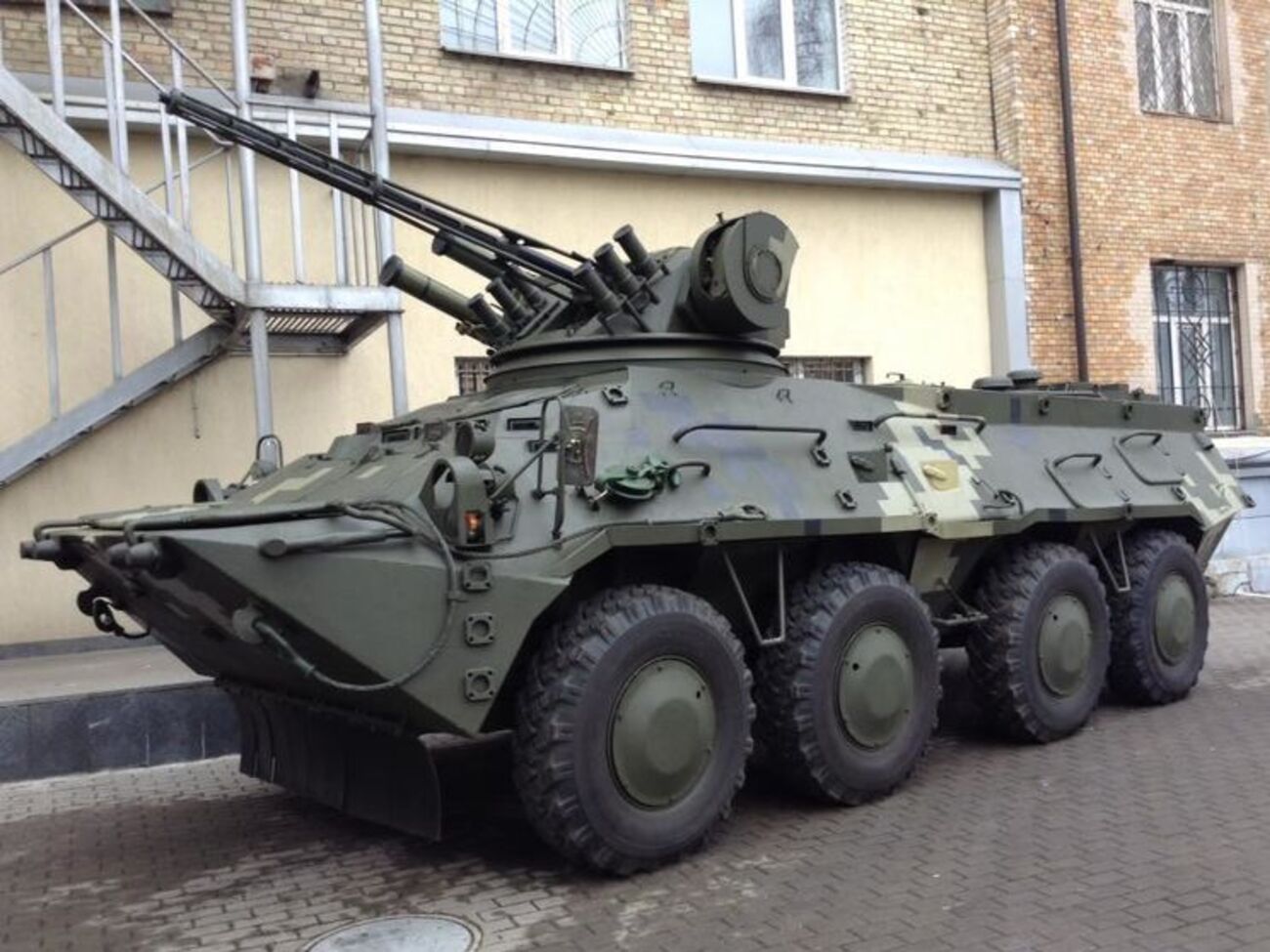 Директор НАБУ объяснил, зачем его ведомству БТР