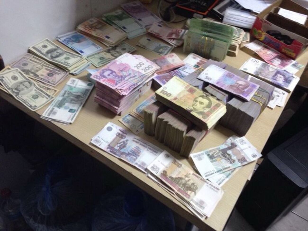 Правоохранители открыли дело по ч. 3 ст. 212 Уголовного кодекса Украины (уклонение от уплаты налогов с ущербом государству в особо крупных размерах)