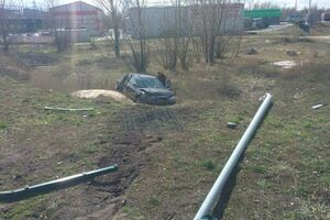Попавший в ДТП водитель продолжил пить алкоголь