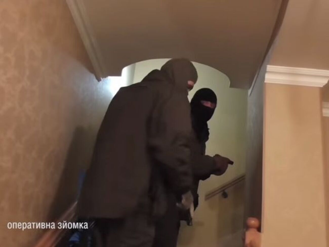 Сотрудники НАБУ в доме судьи