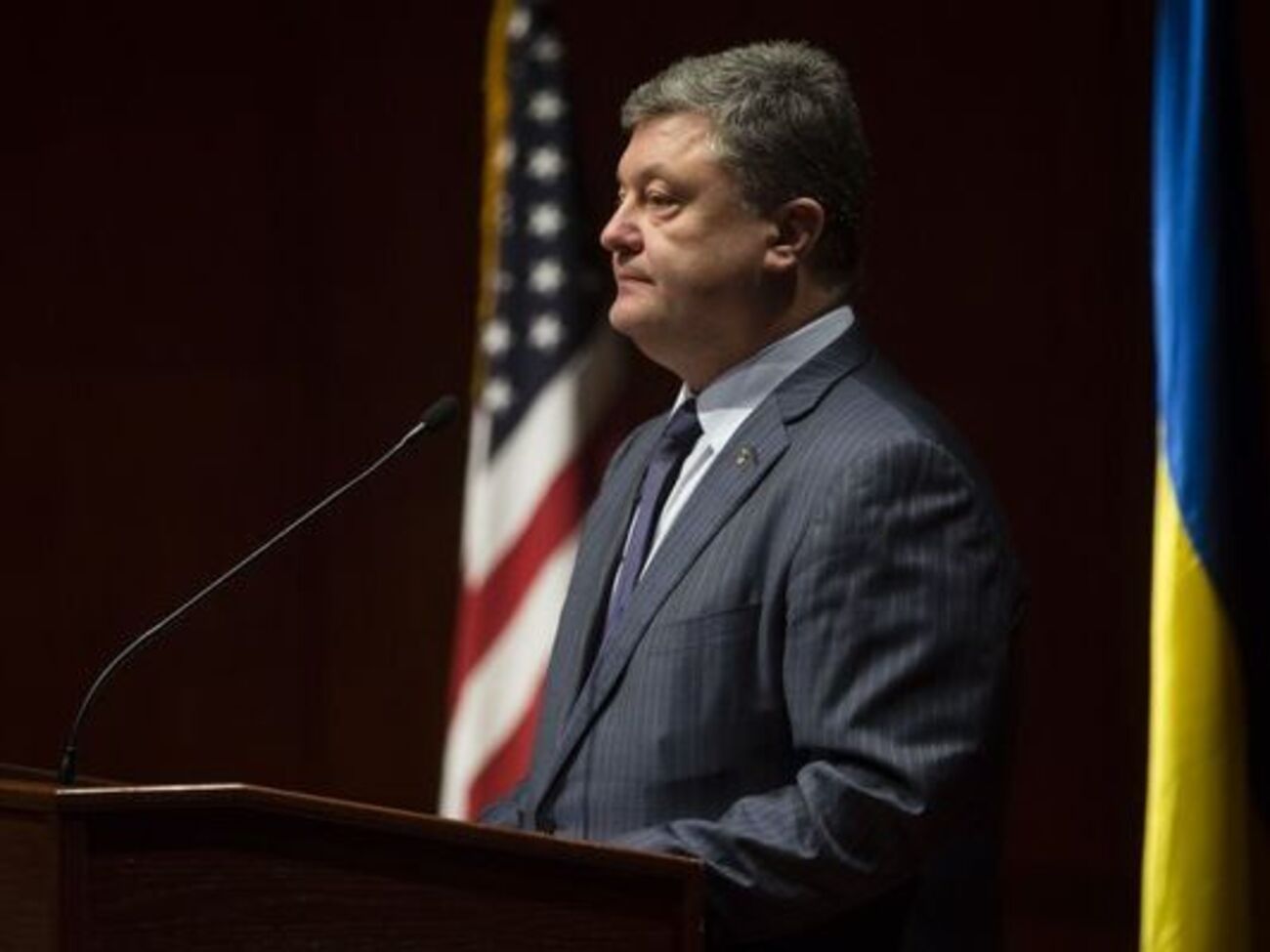 Порошенко отметил, что число украинских солдат, погибших на Донбассе, превышает военные потери США в Афганистане за последние 15 лет