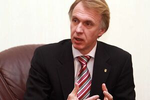 Владимир Огрызко: Нынешний западный мир слишком либерален, чтобы давить на Порошенко