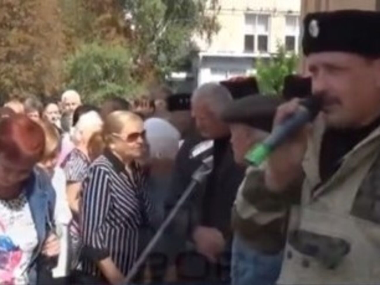 Парасюк:&nbsp;Если бы взрыв произошел на полметра правее от припаркованных автомобилей, надо было бы покупать цветы