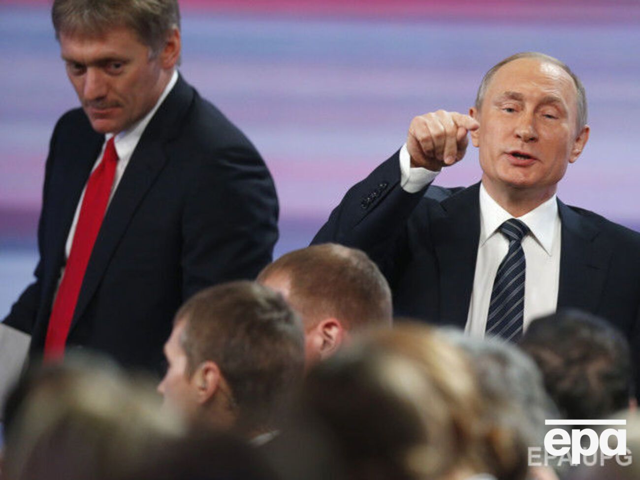 Кох:&nbsp;Когда политических противников у стен Кремля казнили, Песков делал круглые глаза. А купил Путин телкам квартиры &ndash; караул! Под угрозой российская государственность!