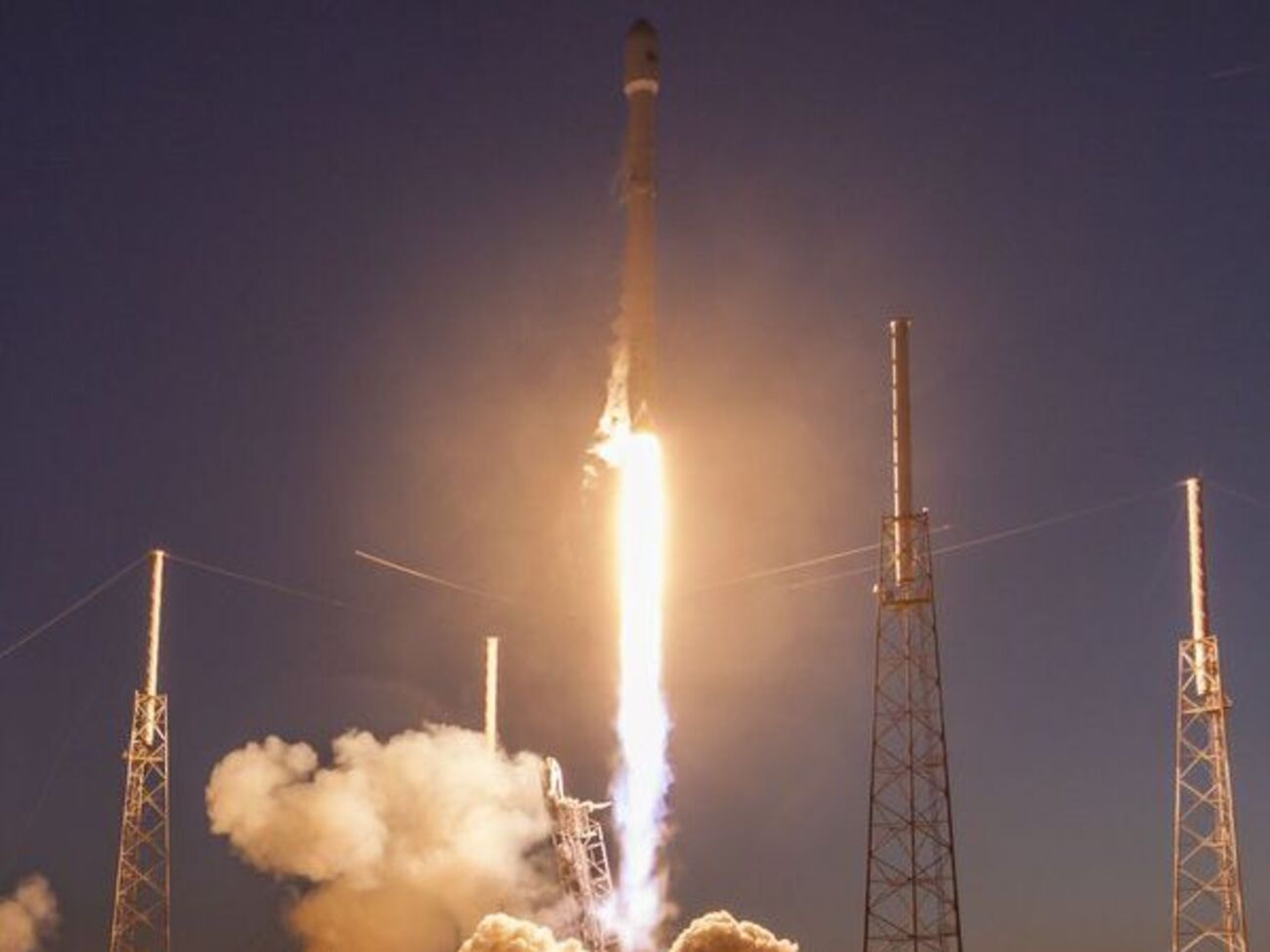 Момент старта Falcon 9