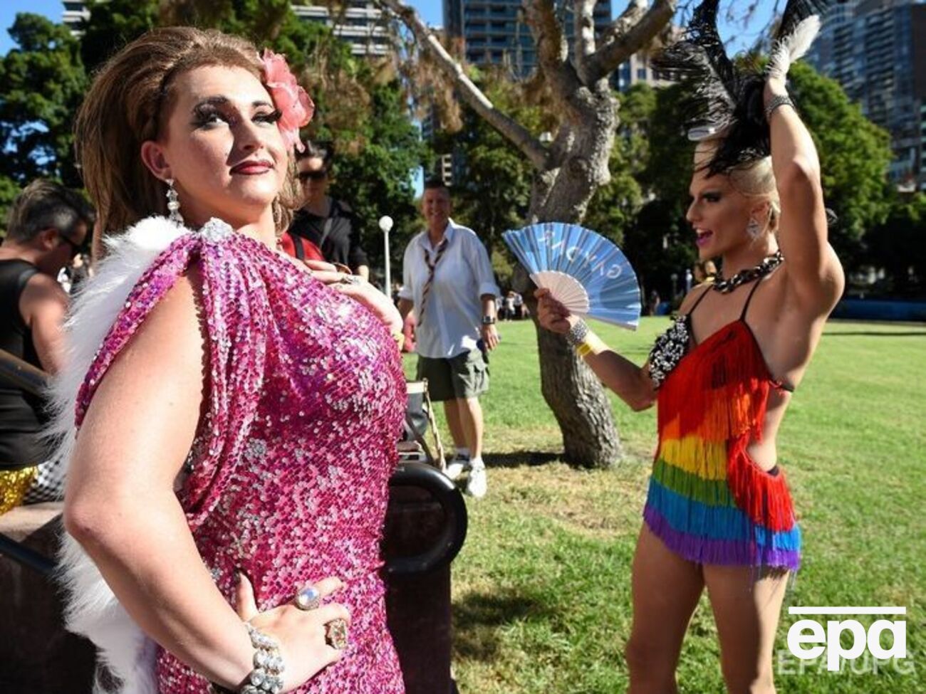 В этом году на гей-парад собрались более 12 тыс. участников